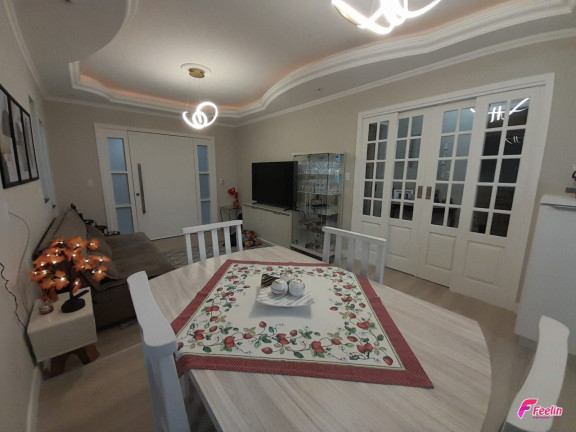 Imagem Casa com 2 Quartos à Venda, 100 m² em Centro - Palhoça Imagem Casa com 2 Quartos à Venda, 100 m² em Centro - Palhoça