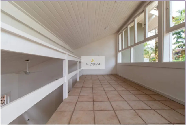 Imagem Casa com 4 Quartos à Venda, 300 m² em Maresias - São Sebastião Imagem Casa com 4 Quartos à Venda, 300 m² em Maresias - São Sebastião