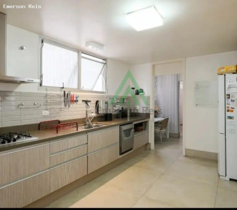 Imagem Casa com 4 Quartos à Venda, 180 m² em Santa Cecília - São Paulo Imagem Casa com 4 Quartos à Venda, 180 m² em Santa Cecília - São Paulo