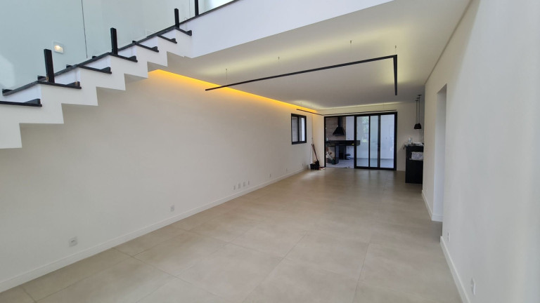 Imagem Casa com 3 Quartos à Venda, 260 m² em Recanto Dos Eucaliptos - São José Dos Campos Imagem Casa com 3 Quartos à Venda, 260 m² em Recanto Dos Eucaliptos - São José Dos Campos