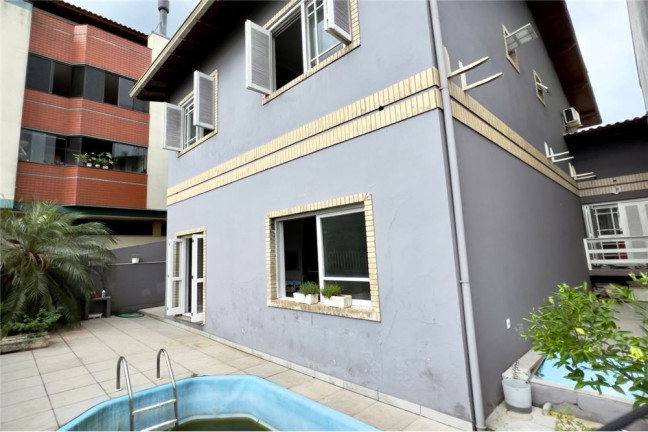 Imagem Casa com 4 Quartos à Venda, em Vila Assunção - Porto Alegre Imagem Casa com 4 Quartos à Venda, em Vila Assunção - Porto Alegre