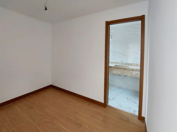 Imagem Casa com 3 Quartos à Venda, 150 m² em Várzea - Teresópolis