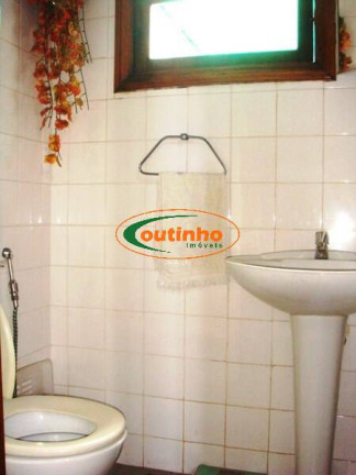 Imagem Casa com 3 Quartos à Venda, 380 m² em Maracanã - Rio De Janeiro Imagem Casa com 3 Quartos à Venda, 380 m² em Maracanã - Rio De Janeiro