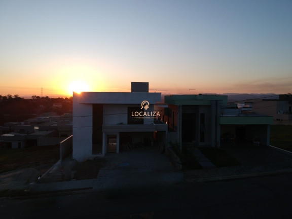 Imagem Casa com 3 Quartos à Venda, 360 m² em Santa Mônica - Caçapava Imagem Casa com 3 Quartos à Venda, 360 m² em Santa Mônica - Caçapava