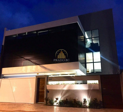 Imagem Sobrado com 3 Quartos à Venda, 210 m² em Centro - Balneário Camboriú Imagem Sobrado com 3 Quartos à Venda, 210 m² em Centro - Balneário Camboriú