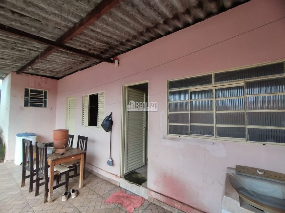 Imagem Casa com 2 Quartos à Venda, 249 m² em Fabrício - Uberaba Imagem Casa com 2 Quartos à Venda, 249 m² em Fabrício - Uberaba