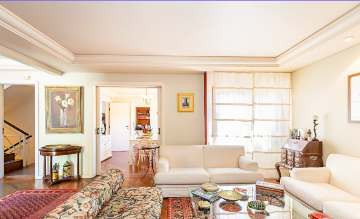 Imagem Casa com 8 Quartos à Venda, 465 m² em Hugo Lange - Curitiba