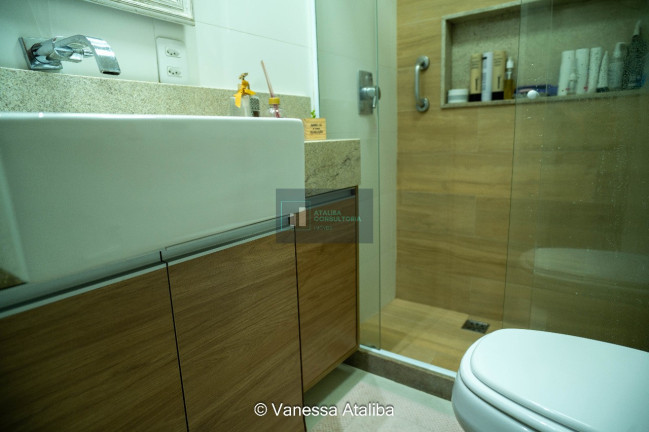 Imagem Imóvel com 3 Quartos à Venda, 101 m² em Humaitá - Rio De Janeiro Imagem Imóvel com 3 Quartos à Venda, 101 m² em Humaitá - Rio De Janeiro
