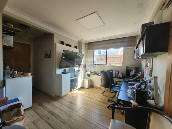 Imagem Apartamento com 3 Quartos à Venda, 130 m²