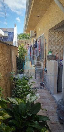 Imagem Casa com 4 Quartos à Venda, 205 m² em Solemar - Praia Grande Imagem Casa com 4 Quartos à Venda, 205 m² em Solemar - Praia Grande