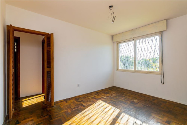 Imagem Casa com 4 Quartos à Venda, em Santa Tereza - Porto Alegre Imagem Casa com 4 Quartos à Venda, em Santa Tereza - Porto Alegre