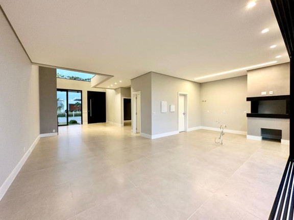 Imagem Casa com 4 Quartos à Venda, em -- - Capao Da Canoa Imagem Casa com 4 Quartos à Venda, em -- - Capao Da Canoa