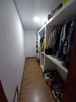 Imagem Casa com 5 Quartos à Venda, em Conego - Nova Friburgo Imagem Casa com 5 Quartos à Venda, em Conego - Nova Friburgo