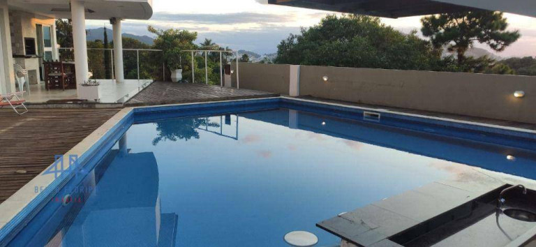 Imagem Casa com 4 Quartos à Venda, 510 m² em João Paulo - Florianópolis Imagem Casa com 4 Quartos à Venda, 510 m² em João Paulo - Florianópolis