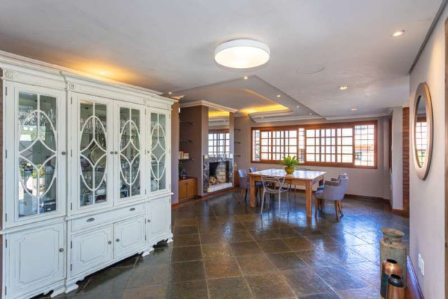 Imagem Casa com 4 Quartos à Venda, 351 m² em Nonoai - Porto Alegre Imagem Casa com 4 Quartos à Venda, 351 m² em Nonoai - Porto Alegre