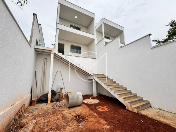 Casa com 3 Quartos à Venda, 127 m² em São Pedro - Esmeraldas