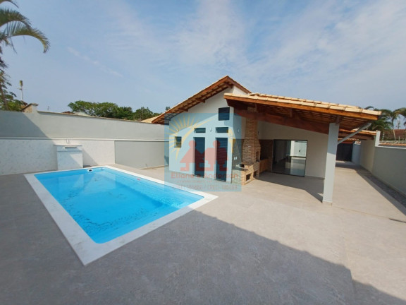 Casa com 3 Quartos à Venda,  em Parque Augusto - Itanhaém