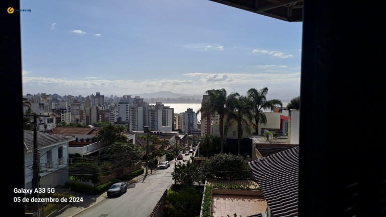 Imagem Imóvel com 5 Quartos à Venda, 450 m² em Agronômica - Florianópolis Imagem Imóvel com 5 Quartos à Venda, 450 m² em Agronômica - Florianópolis