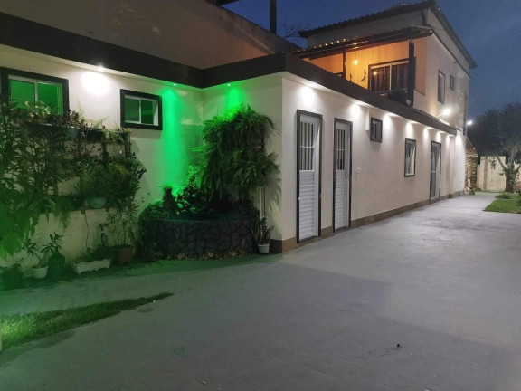 Casa com 3 Quartos à Venda, 300 m²