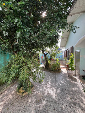 Imagem Casa com 4 Quartos à Venda, 220 m² em Trindade - Florianópolis Imagem Casa com 4 Quartos à Venda, 220 m² em Trindade - Florianópolis