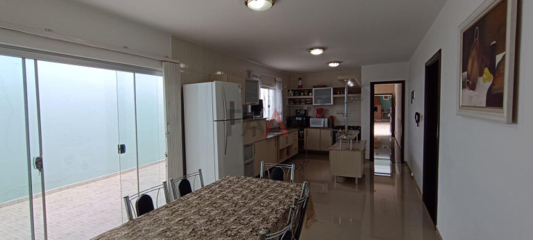 Imagem Casa com 4 Quartos à Venda, 197 m² em Santana - Guarapuava Imagem Casa com 4 Quartos à Venda, 197 m² em Santana - Guarapuava