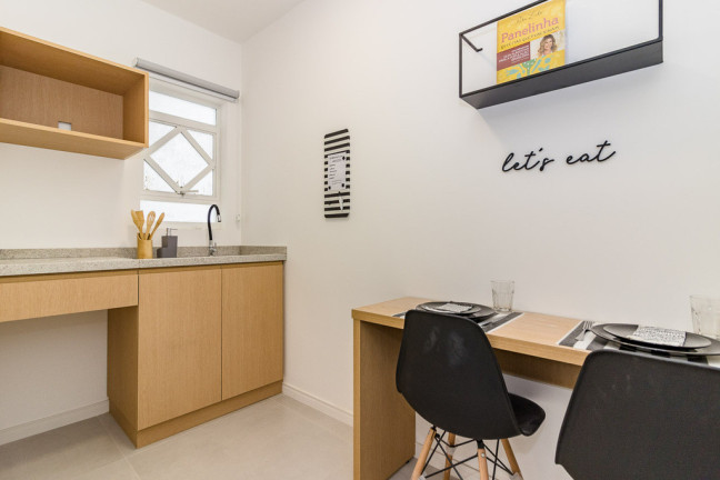 Imagem Imóvel com 1 Quarto à Venda, 32 m² em Centro Histórico - Porto Alegre Imagem Imóvel com 1 Quarto à Venda, 32 m² em Centro Histórico - Porto Alegre