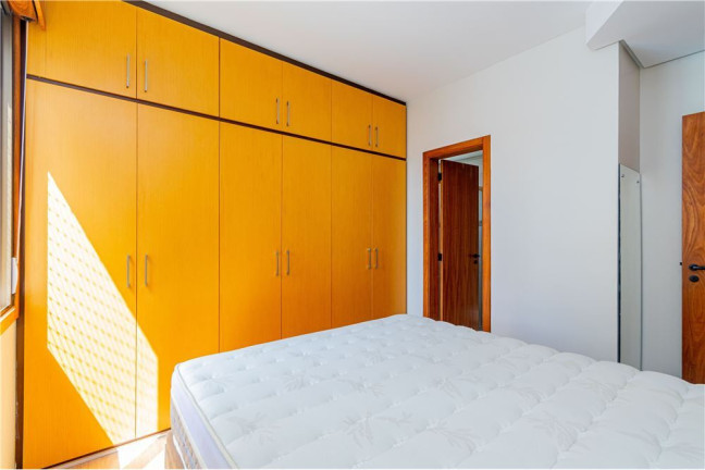 Imagem Apartamento com 2 Quartos à Venda, 86 m² em Menino Deus - Porto Alegre Imagem Apartamento com 2 Quartos à Venda, 86 m² em Menino Deus - Porto Alegre