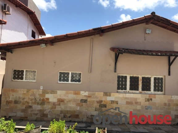 Imagem Casa com 3 Quartos à Venda, 250 m² em Candelária - Natal Imagem Casa com 3 Quartos à Venda, 250 m² em Candelária - Natal