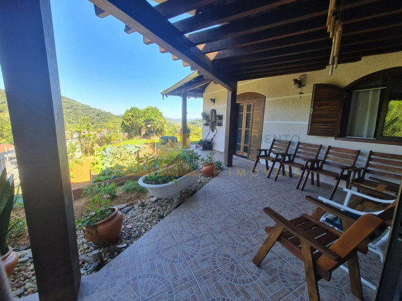 Imagem Casa com 4 Quartos à Venda, 240 m² em Nova Esperança - Blumenau