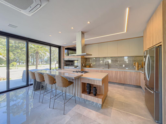 Imagem Casa com 6 Quartos à Venda, 200 m² em -- - Capao Da Canoa Imagem Casa com 6 Quartos à Venda, 200 m² em -- - Capao Da Canoa