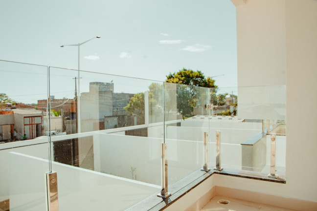 Imagem Casa com 2 Quartos à Venda, 80 m²