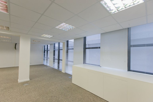 Imagem Sala Comercial à Venda, 92 m² em Centro - Curitiba Imagem Sala Comercial à Venda, 92 m² em Centro - Curitiba