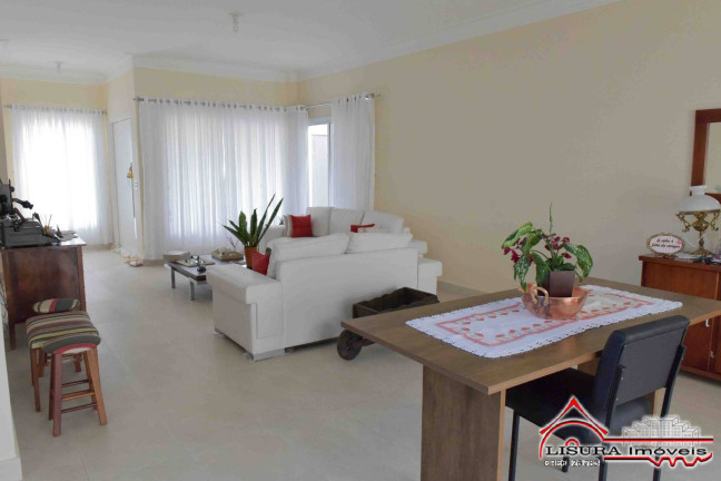 Imagem Casa de Condomínio com 3 Quartos à Venda, 400 m² em Jardim Califórnia - Jacareí