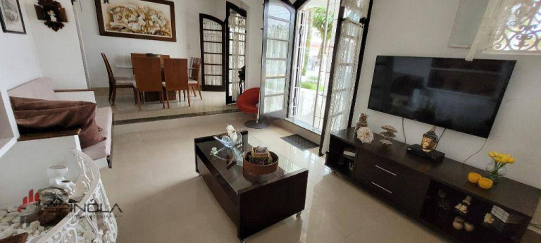 Imagem Casa com 7 Quartos à Venda, 400 m² em Balneário Flórida - Praia Grande Imagem Casa com 7 Quartos à Venda, 400 m² em Balneário Flórida - Praia Grande