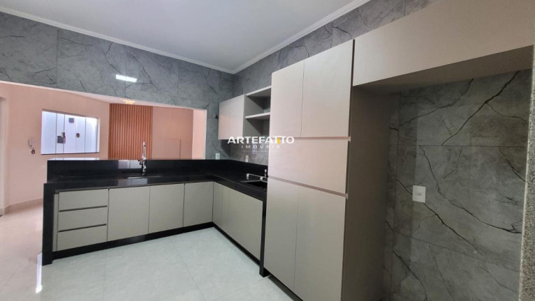 Imagem Casa com 3 Quartos à Venda, 250 m² Imagem Casa com 3 Quartos à Venda, 250 m²