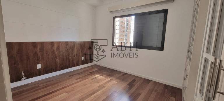 Imagem Apartamento com 4 Quartos à Venda, 135 m² em Moema - São Paulo
