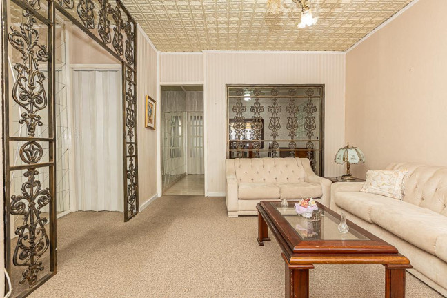 Imagem Casa com 3 Quartos à Venda, 225 m² em Seminário - Curitiba Imagem Casa com 3 Quartos à Venda, 225 m² em Seminário - Curitiba