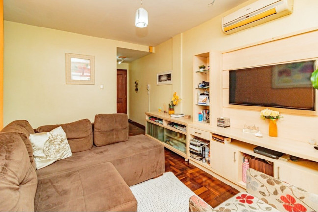 Imagem Imóvel com 4 Quartos à Venda, 75 m² em Passo Da Areia - Porto Alegre Imagem Imóvel com 4 Quartos à Venda, 75 m² em Passo Da Areia - Porto Alegre