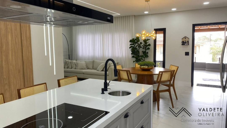 Imagem Casa com 3 Quartos à Venda, 243 m² em Jardim Oriente - São José Dos Campos