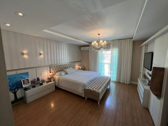 Imagem Sobrado com 3 Quartos à Venda, em Praia Dos Amores - Balneário Camboriú Imagem Sobrado com 3 Quartos à Venda, em Praia Dos Amores - Balneário Camboriú