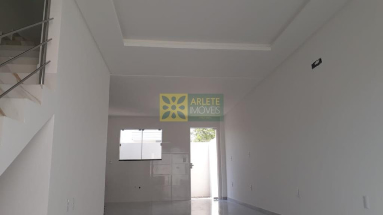Imagem Sobrado com 2 Quartos à Venda, 92 m² em Balneário Perequê - Porto Belo Imagem Sobrado com 2 Quartos à Venda, 92 m² em Balneário Perequê - Porto Belo