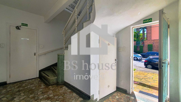 Imagem Sobrado com 8 Quartos para Alugar, 349 m² em Vila Bastos - Santo André