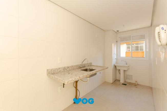 Imagem Imóvel com 2 Quartos à Venda, 70 m² em Jardim Do Salso - Porto Alegre