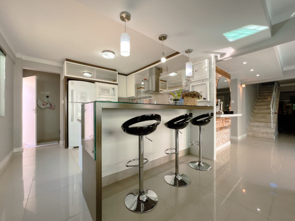 Imagem Casa com 4 Quartos à Venda, 290 m² em Estreito - Florianópolis Imagem Casa com 4 Quartos à Venda, 290 m² em Estreito - Florianópolis