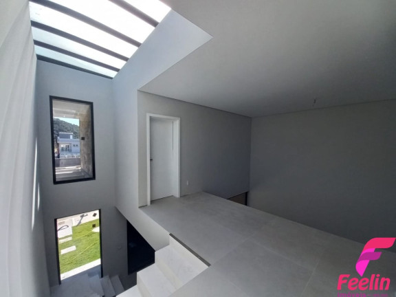 Imagem Casa com 3 Quartos à Venda, 161 m² em Rio Tavares - Florianópolis
