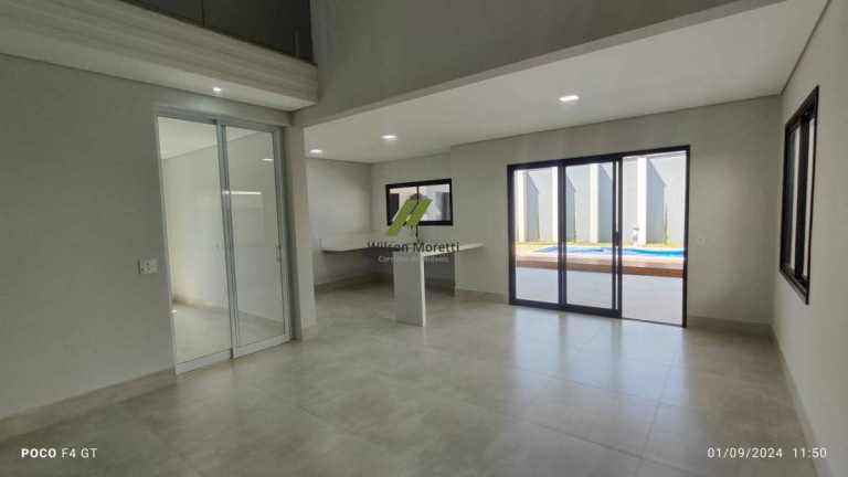 Imagem Casa de Condomínio com 3 Quartos à Venda, 240 m²