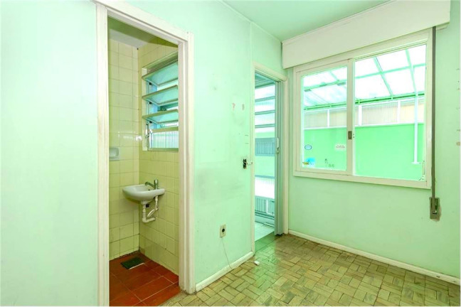 Imagem Imóvel com 4 Quartos à Venda, 147 m² em Independência - Porto Alegre Imagem Imóvel com 4 Quartos à Venda, 147 m² em Independência - Porto Alegre