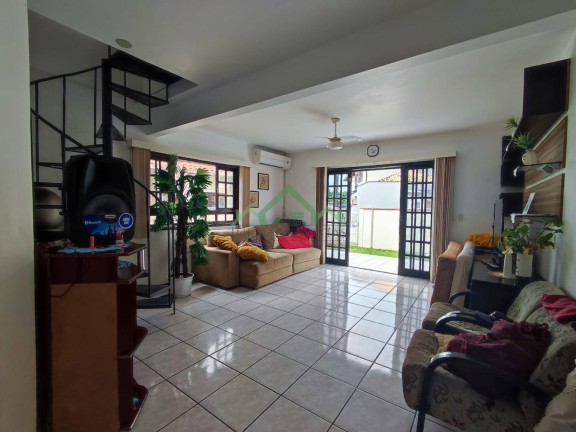 Imagem Casa com 4 Quartos à Venda, 382 m² em Centro - Balneário Barra Do Sul