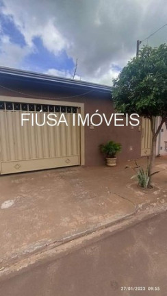 Casa com 3 Quartos à Venda,  em Conjunto Habitacional Lúcia Fabro Sverzut - Sertãozinho