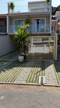 Imagem Sobrado com 3 Quartos à Venda, 205 m² em Jardim Das Américas - Curitiba Imagem Sobrado com 3 Quartos à Venda, 205 m² em Jardim Das Américas - Curitiba